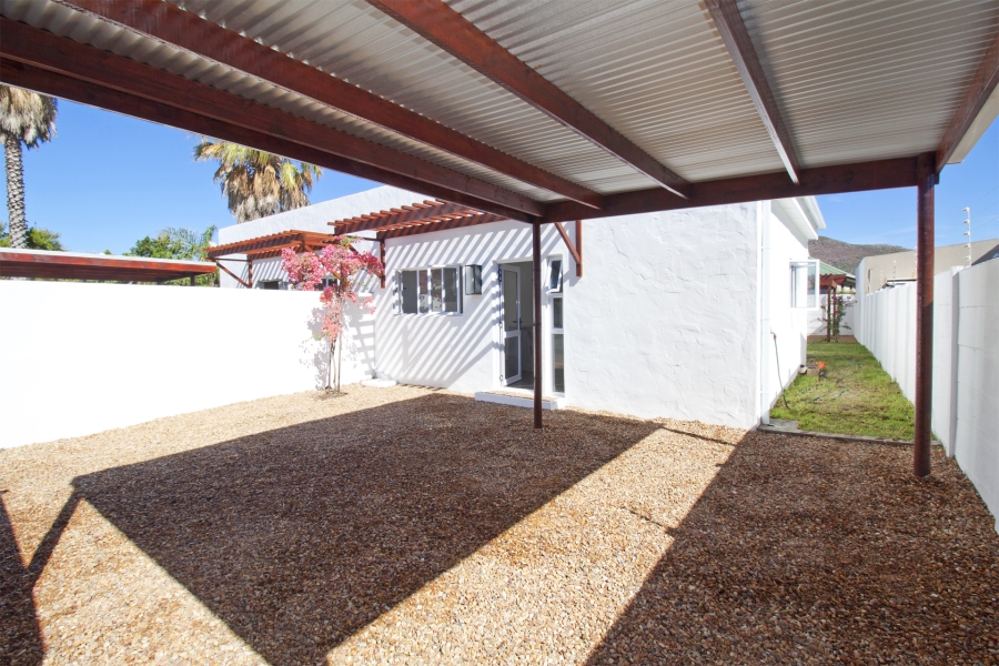 3 Bedroom Property for Sale in Milkwood Park Western Cape